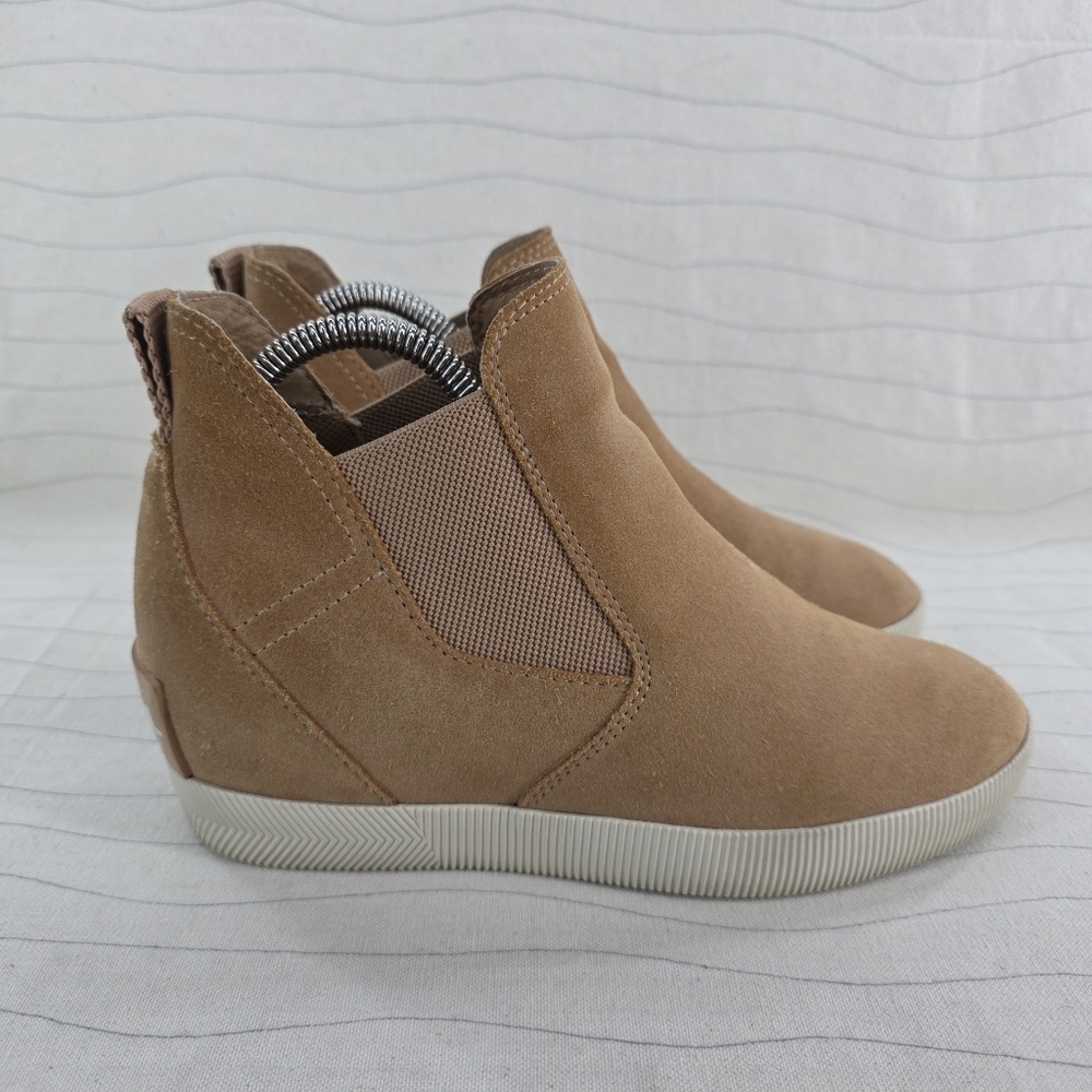 Sorel Womens Chelsea Out N About Tan Suede Hidden Wedge Shoes NL4911-253 Sz 7.5